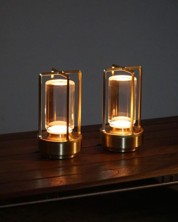 aura gleam table lamp