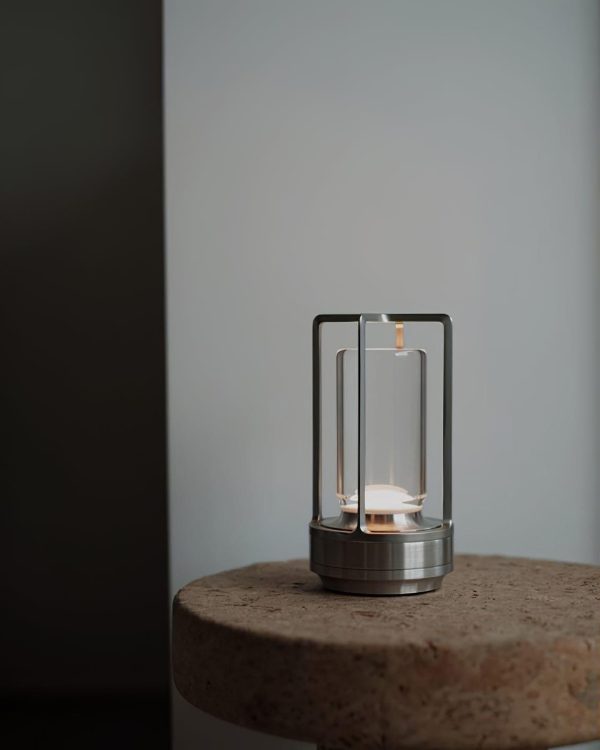 aura gleam table lamp