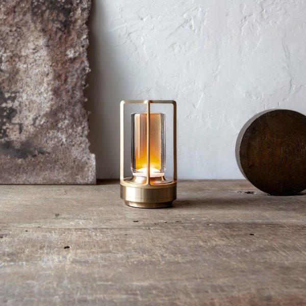 aura gleam table lamp