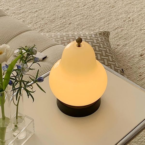 cute pear table lamp