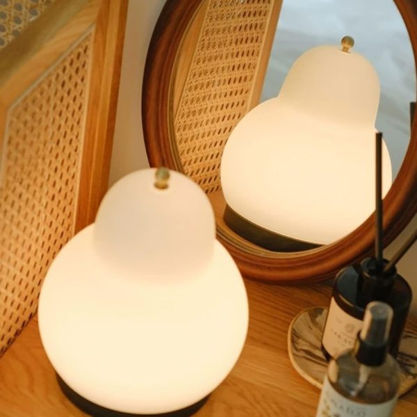 cute pear table lamp