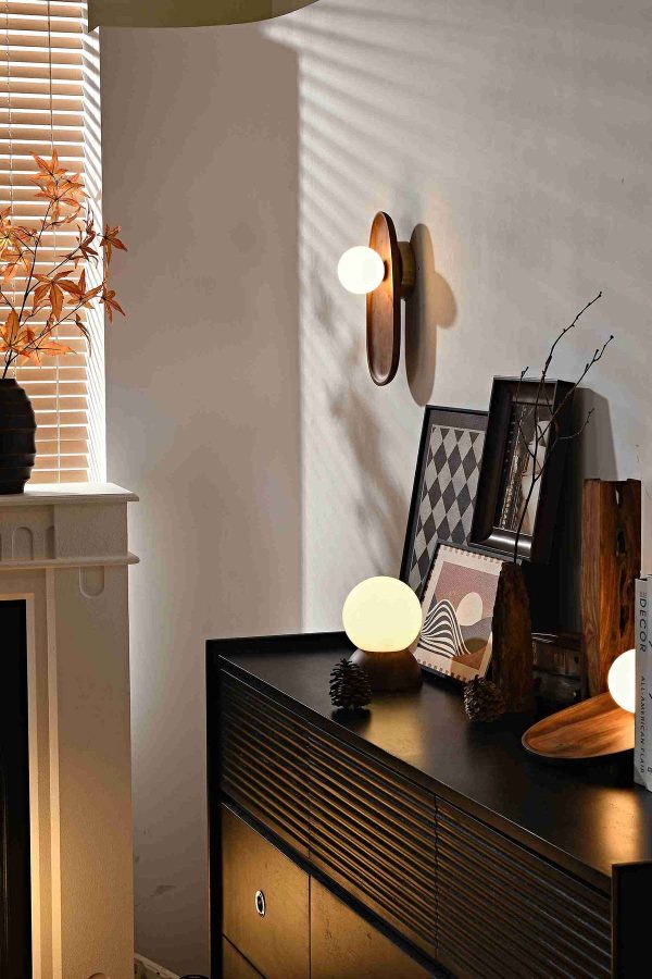 eivor wall lamp