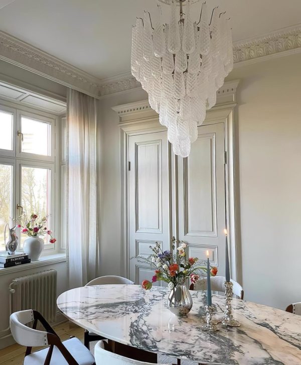 jatuh chandelier