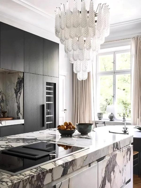 jatuh chandelier