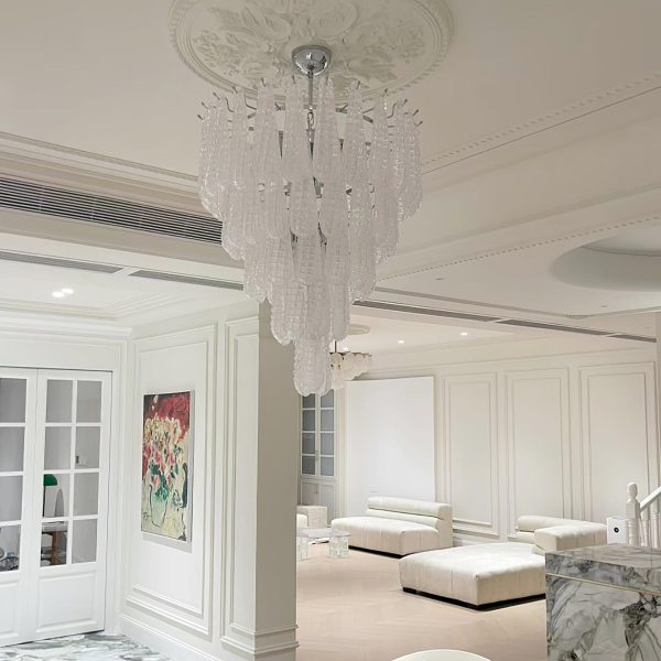 jatuh chandelier