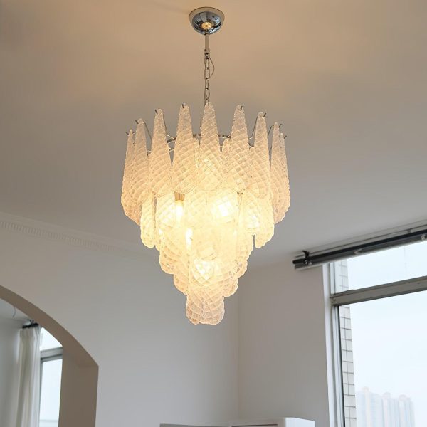 jatuh chandelier