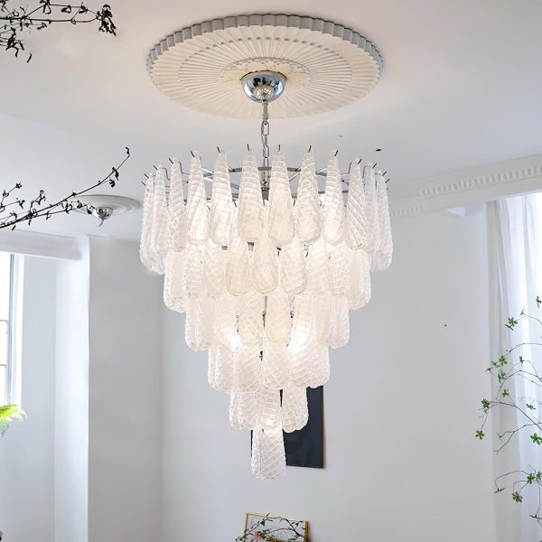 jatuh chandelier