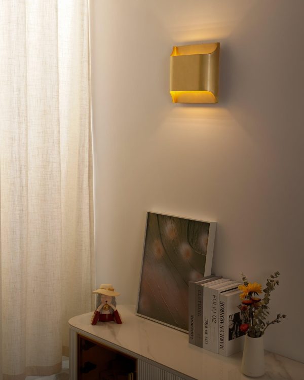 leclerc brass wall lamp