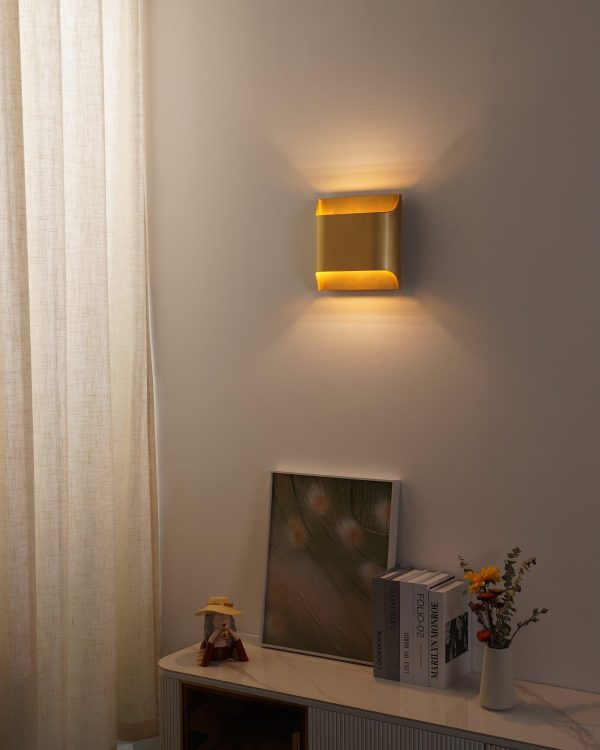 leclerc brass wall lamp