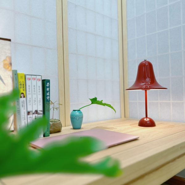 pantop portable table lamp